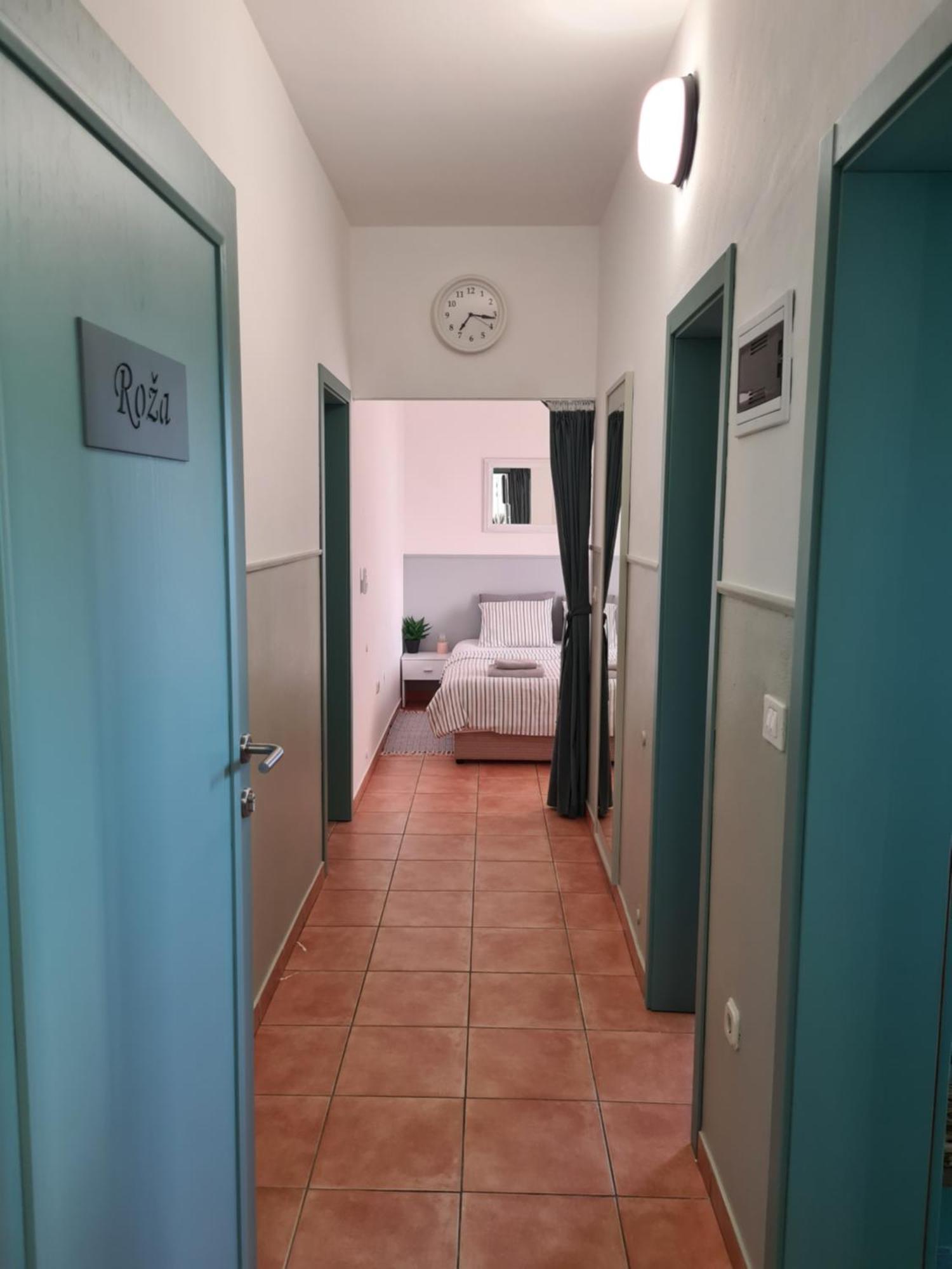 Apartment & Rooms Roza เปโรย ห้อง รูปภาพ