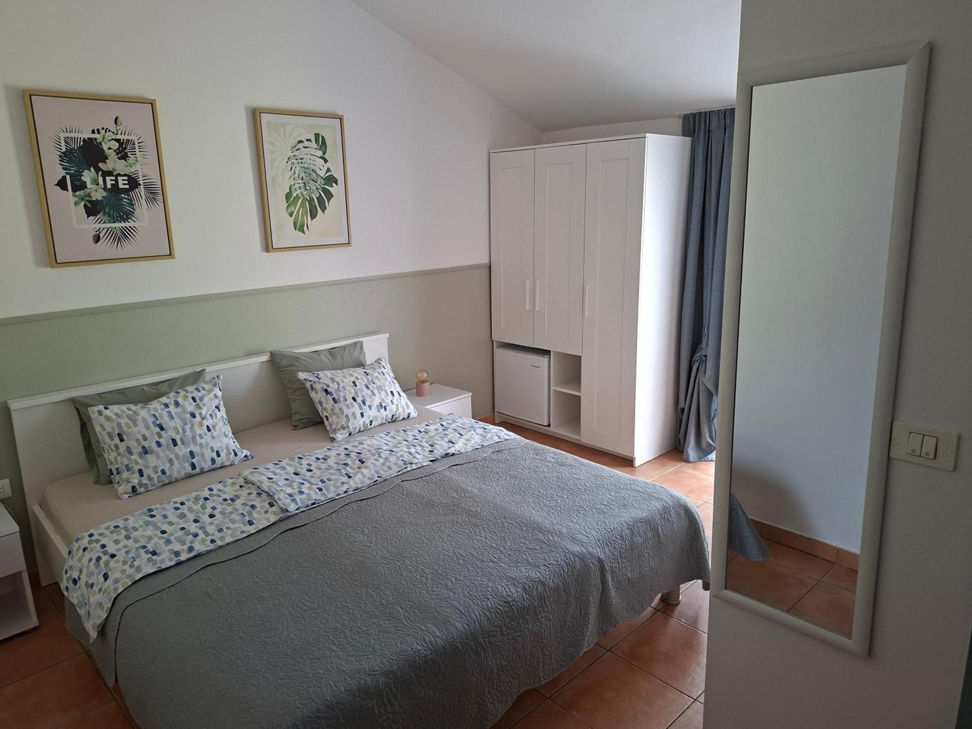 Apartment & Rooms Roza เปโรย ภายนอก รูปภาพ